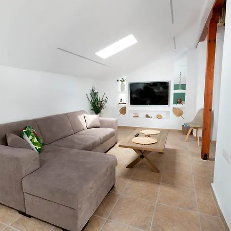 Evergreen Apartment *