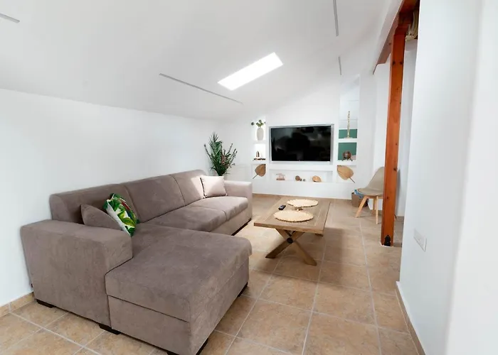 Evergreen Apartment *